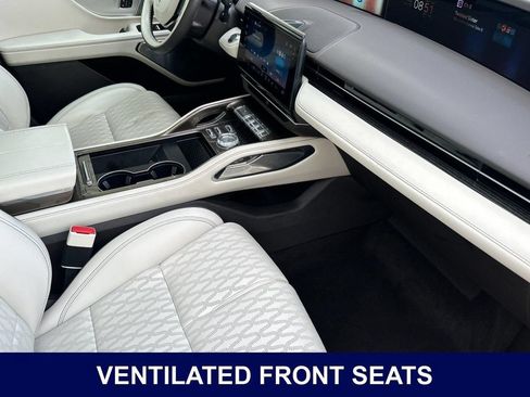 Used 2024 Lincoln Nautilus Black Label AWD/4WD image 19