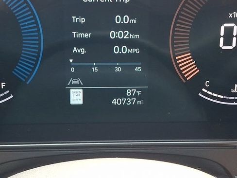 Used 2025 Hyundai Kona SEL AWD/4WD image 19
