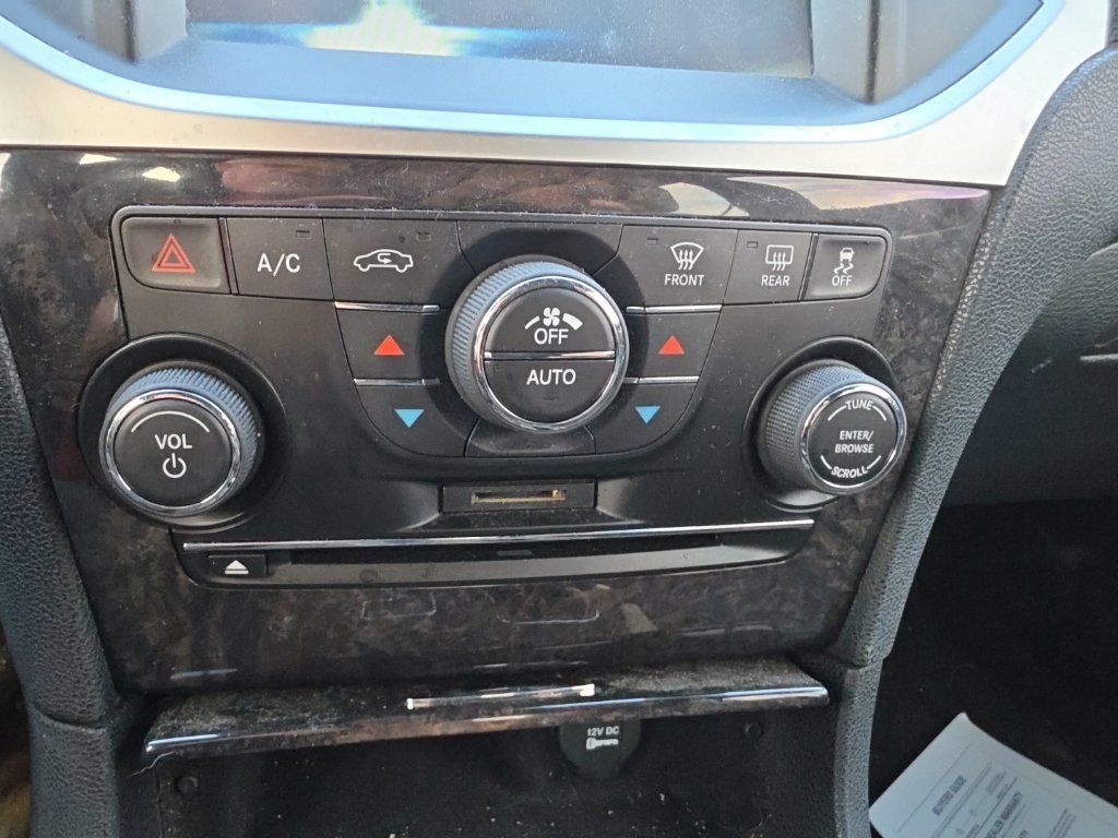 Used 2012 Chrysler 300 C RWD image 8