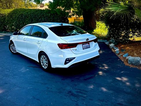 Used 2019 Kia Forte Sedan FWD image 3