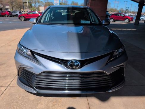Used 2024 Toyota Camry LE w/ Convenience Package FWD image 10