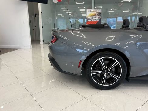Used 2025 Ford Mustang Premium RWD image 8