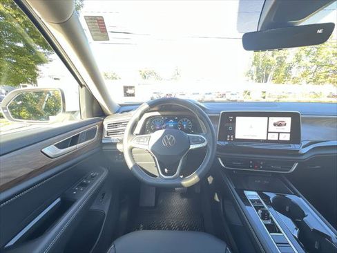 New 2026 Volkswagen Atlas SE image 14