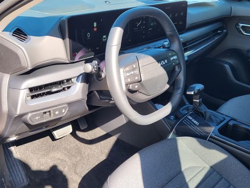New 2025 Kia K4 EX image 2