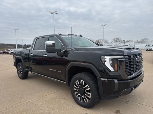 Used 2024 GMC Sierra 2500 Denali Ultimate AWD/4WD image 1