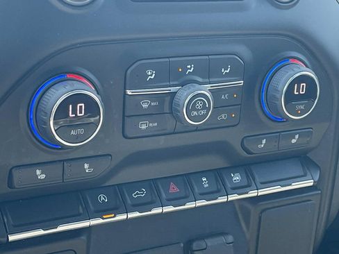 Used 2021 Chevrolet Silverado 1500 LT image 20