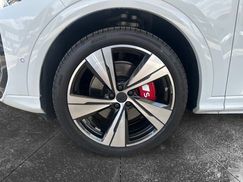 Used 2025 Audi SQ5 Premium Plus AWD/4WD image 9