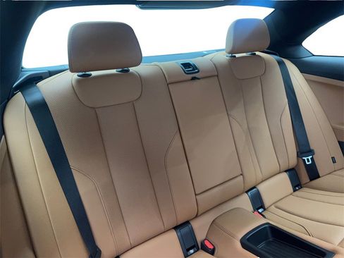 Used 2025 BMW 230i Coupe w/ M Sport Package image 38