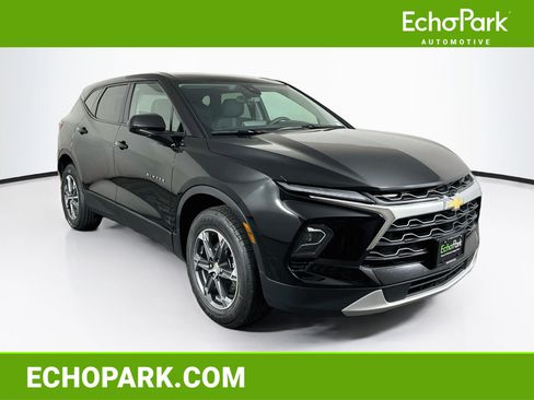 Used 2025 Chevrolet Blazer LT AWD/4WD image 1