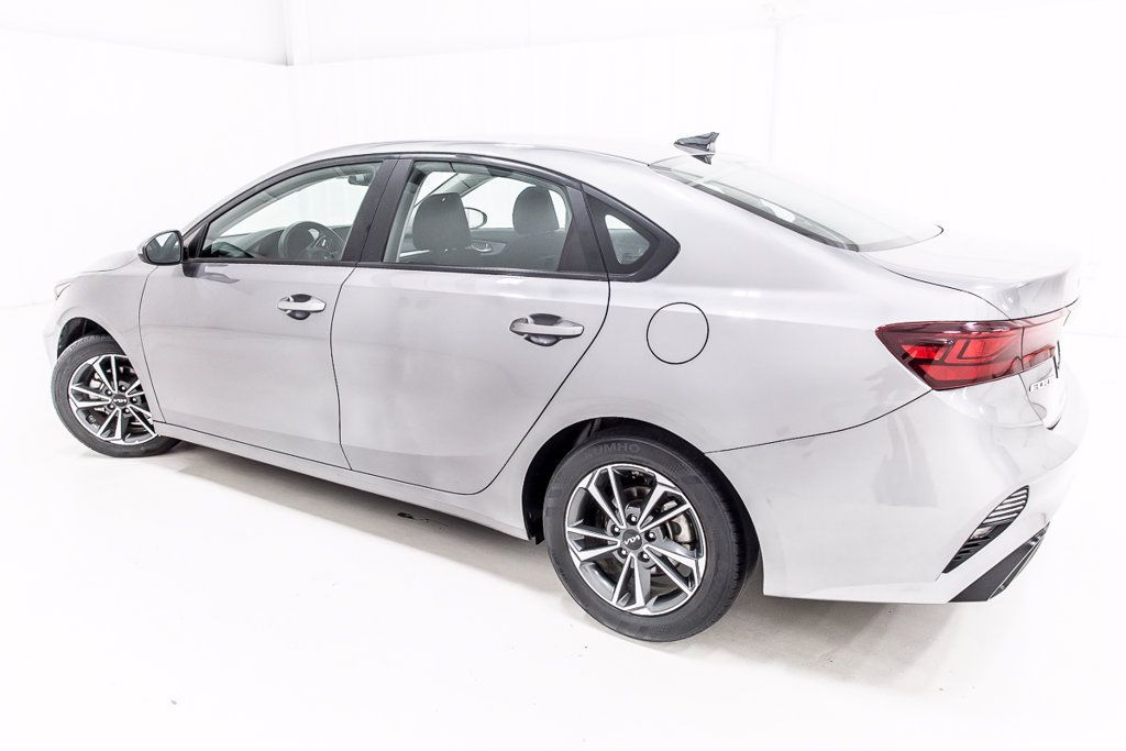 Used 2024 Kia Forte LXS FWD image 3