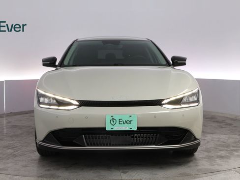 Used 2024 Kia EV6 Wind RWD image 12