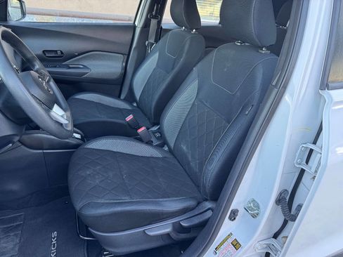 Used 2018 Nissan Kicks S image 12