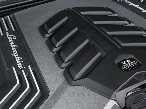 Used 2025 Lamborghini Urus SE image 52