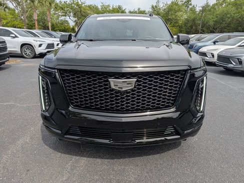 Used 2026 Cadillac Escalade ESV Platinum Sport w/ LPO, ONYX Package AWD/4WD image 8