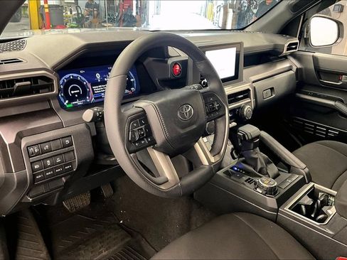 Used 2025 Toyota 4Runner 4WD image 13