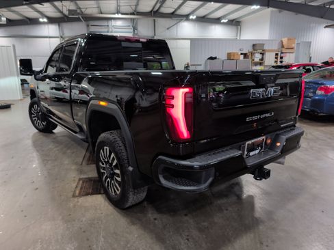 Used 2025 GMC Sierra 2500 Denali Ultimate AWD/4WD image 4