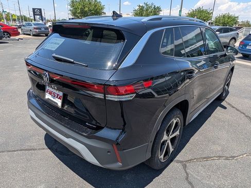 New 2025 Volkswagen Tiguan SE image 5