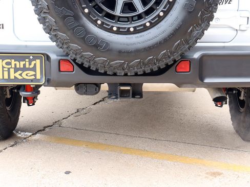 Used 2025 Jeep Wrangler Unlimited Sport AWD/4WD image 14