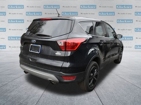 Used 2019 Ford Escape SE image 11