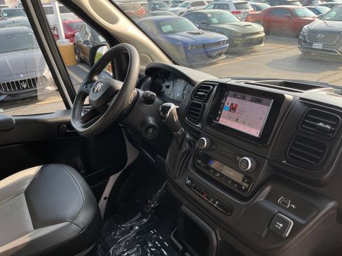 Used 2023 RAM ProMaster 2500 w/ Convenience Group FWD image 16