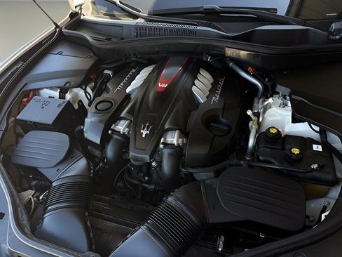 Used 2020 Maserati Levante GTS image 29