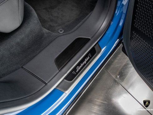 Used 2025 Lamborghini Urus SE image 79