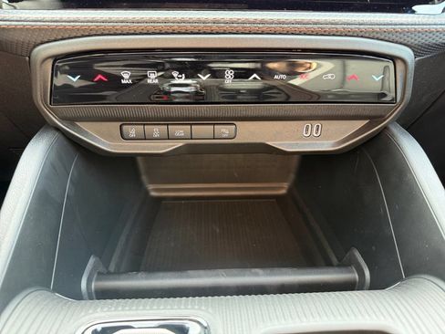 New 2026 Jeep Cherokee Limited AWD/4WD image 23
