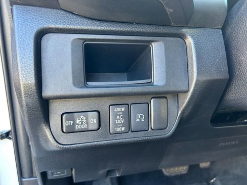 Used 2019 Toyota Tacoma TRD Off-Road w/ Technology Package AWD/4WD image 22