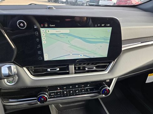 New 2026 Chevrolet Equinox LT w/ Convenience Package II AWD/4WD image 7