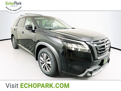 Used 2022 Nissan Pathfinder SL w/ Lighting Package (N92)