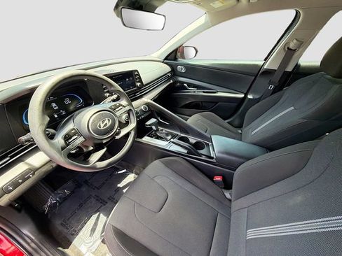 Used 2025 Hyundai Elantra SE w/ Cargo Package FWD image 20