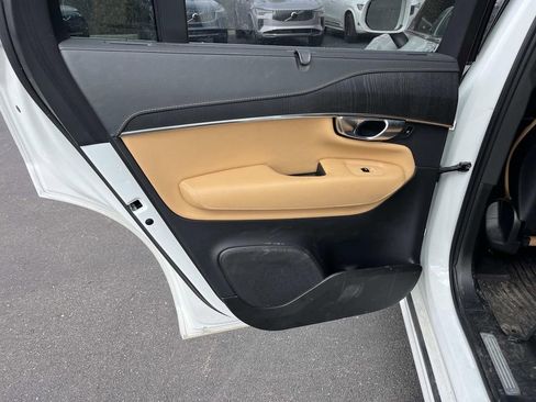 Used 2023 Volvo XC90 B6 Ultimate image 16