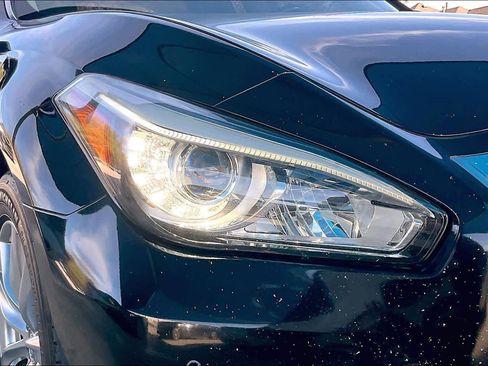 Used 2015 INFINITI Q70 Hybrid w/ Deluxe Touring Package image 26