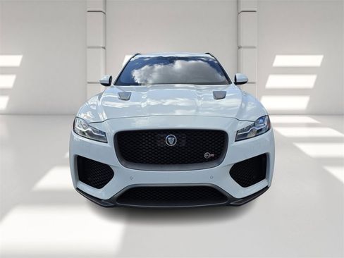 Used 2020 Jaguar F-PACE SVR image 2