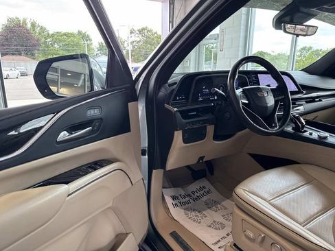 Certified 2023 Cadillac Escalade Premium Luxury AWD/4WD image 44