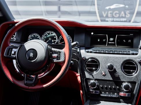 Used 2024 Rolls-Royce Cullinan Black Badge w/ Dark Exterior Package image 66