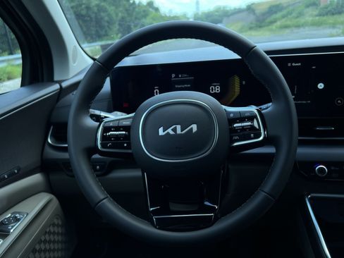 New 2026 Kia Carnival EX FWD image 31