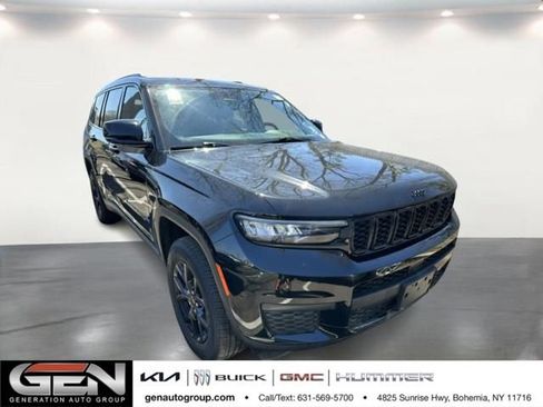 Used 2024 Jeep Grand Cherokee L Laredo image 1