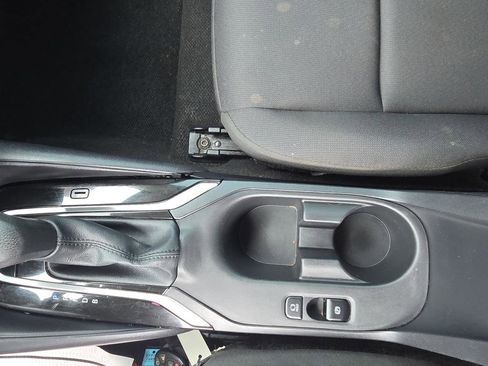 Used 2025 Toyota Corolla LE image 30