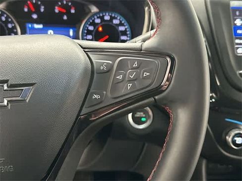 Used 2023 Chevrolet Equinox RS image 9