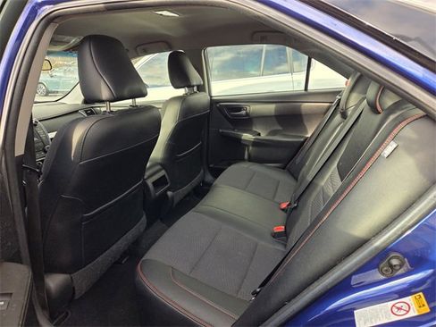 Used 2016 Toyota Camry SE image 6