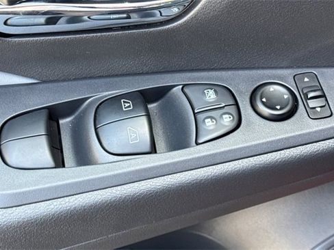 Used 2024 Nissan Kicks SR w/ SR Premium Package image 12