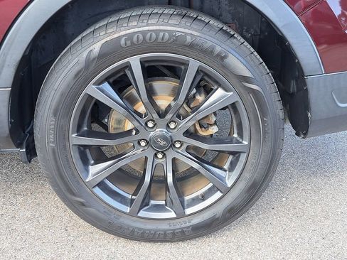 Used 2019 Ford Explorer XLT w/ Equipment Group 202A image 5