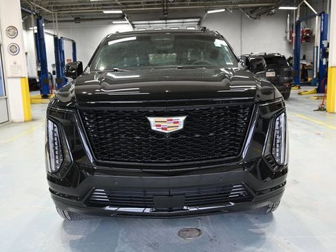 Used 2025 Cadillac Escalade ESV Sport Platinum w/ LPO, Floor Liner Package image 2