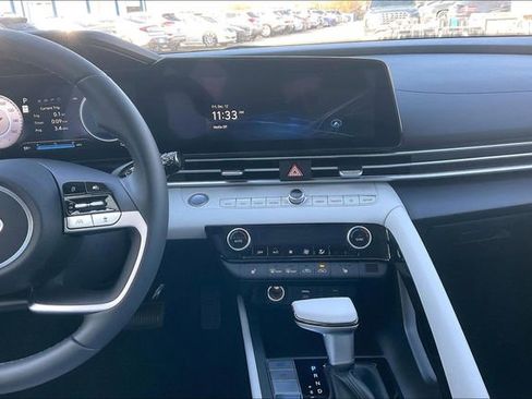 New 2026 Hyundai Elantra Limited FWD image 7