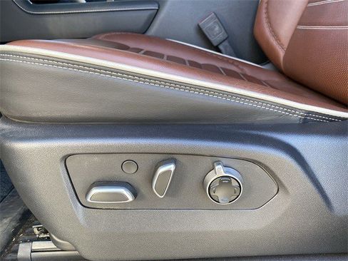 Certified 2025 GMC Sierra 3500 Denali Ultimate image 9