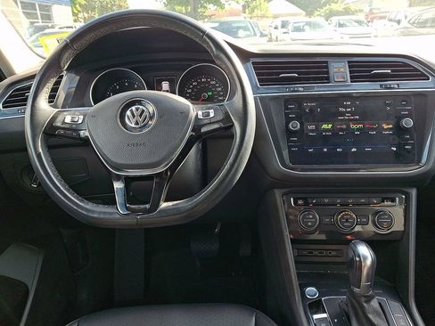 Used 2019 Volkswagen Tiguan SEL AWD/4WD image 10