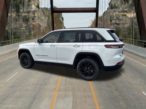 New 2026 Jeep Grand Cherokee Altitude AWD/4WD image 7