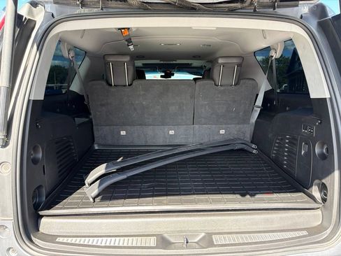 Used 2019 Cadillac Escalade ESV Luxury AWD/4WD image 10
