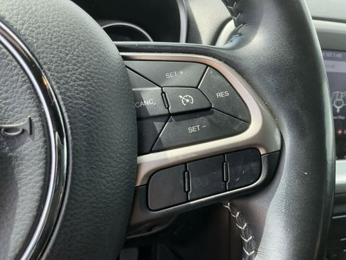 Used 2021 Jeep Compass Latitude image 20